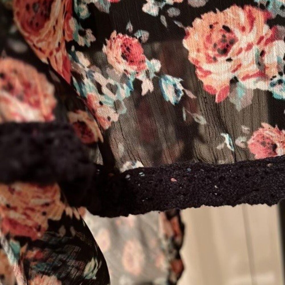 Shawl - Picture 3 of 4